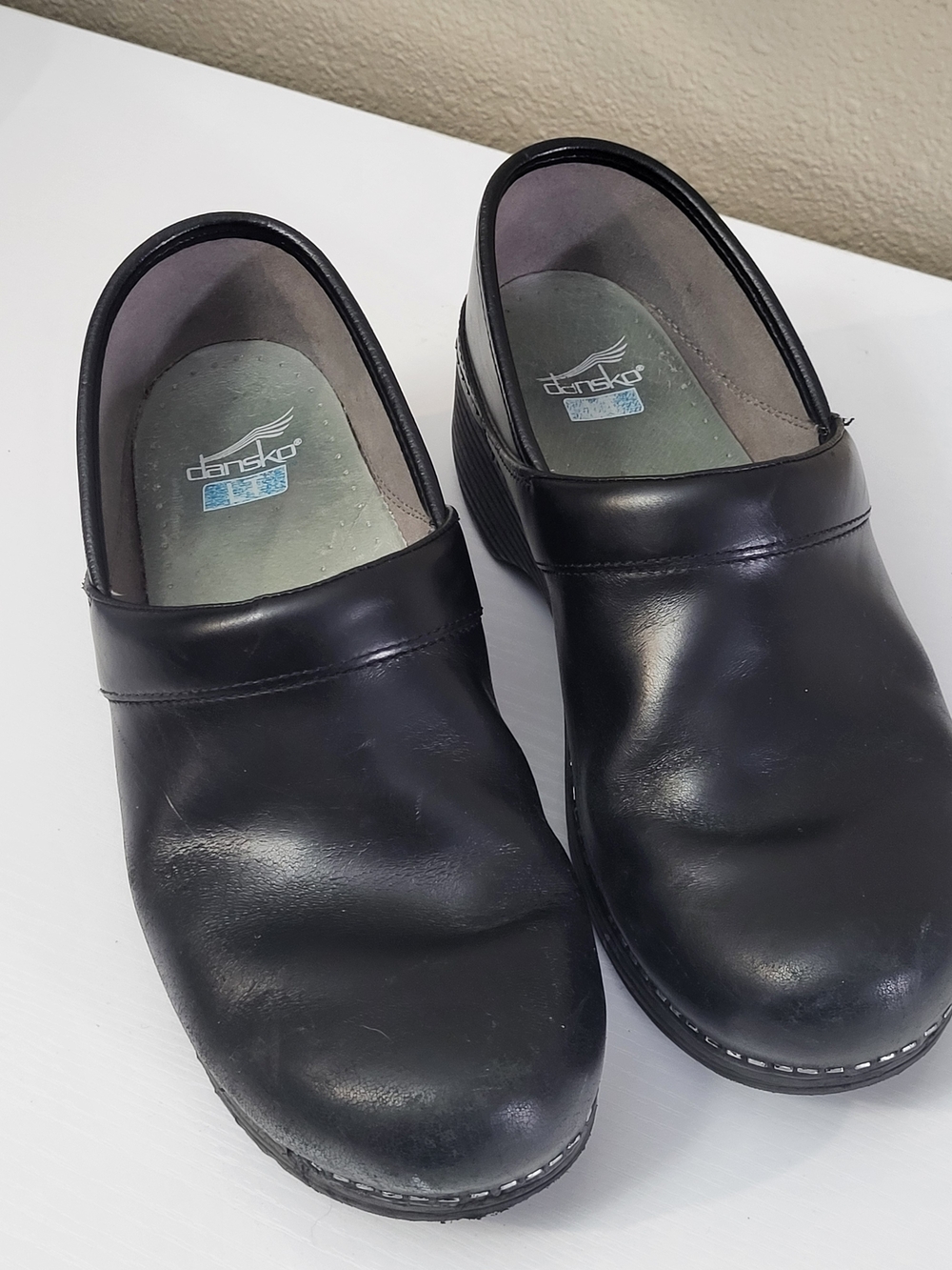 Dansko Womens Black Leather Professional Clog Size 39 8.5